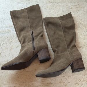 Lucky Brand Tan Peter Pan Style Heel boots women’s size 8